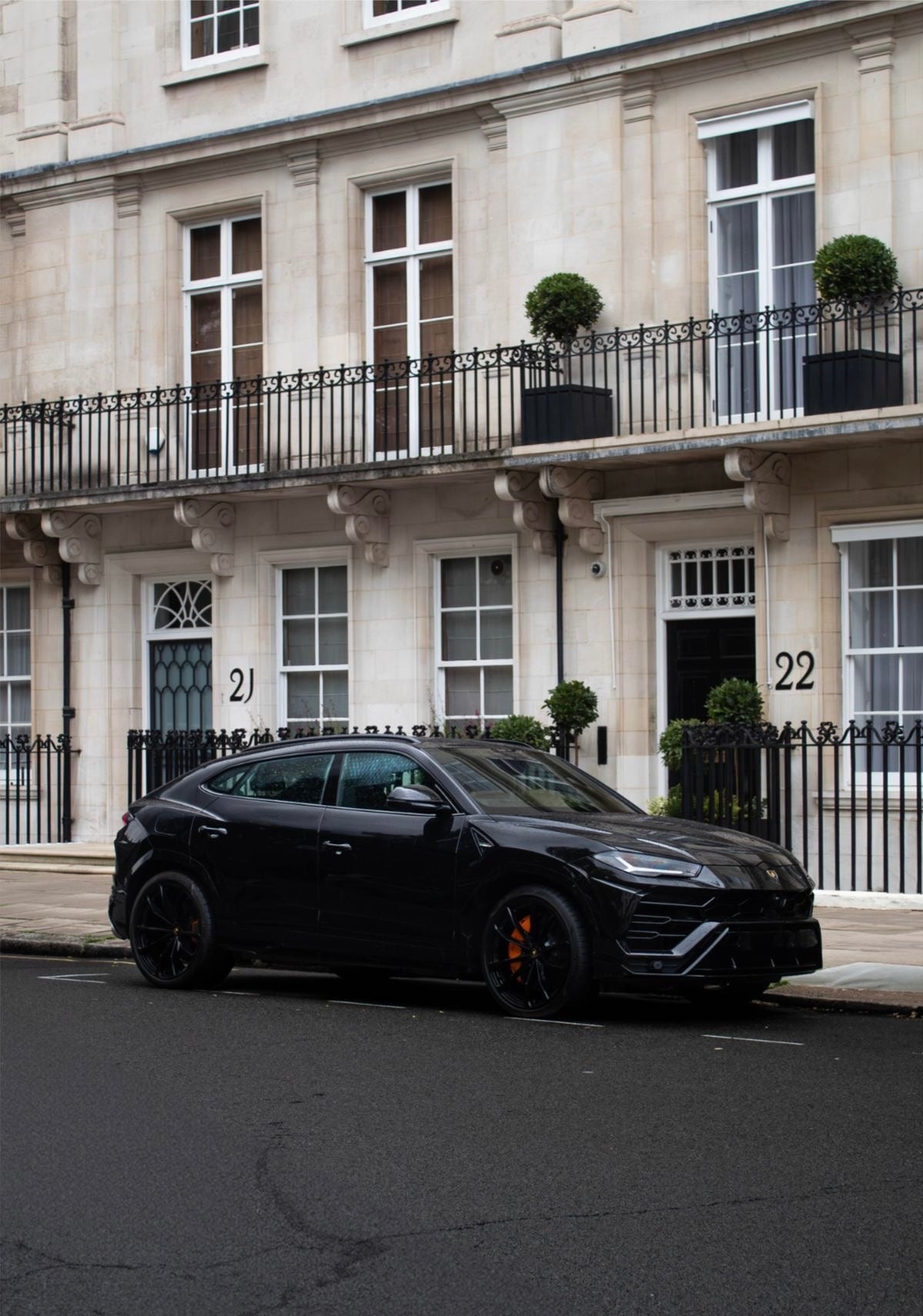 URUS NOIR