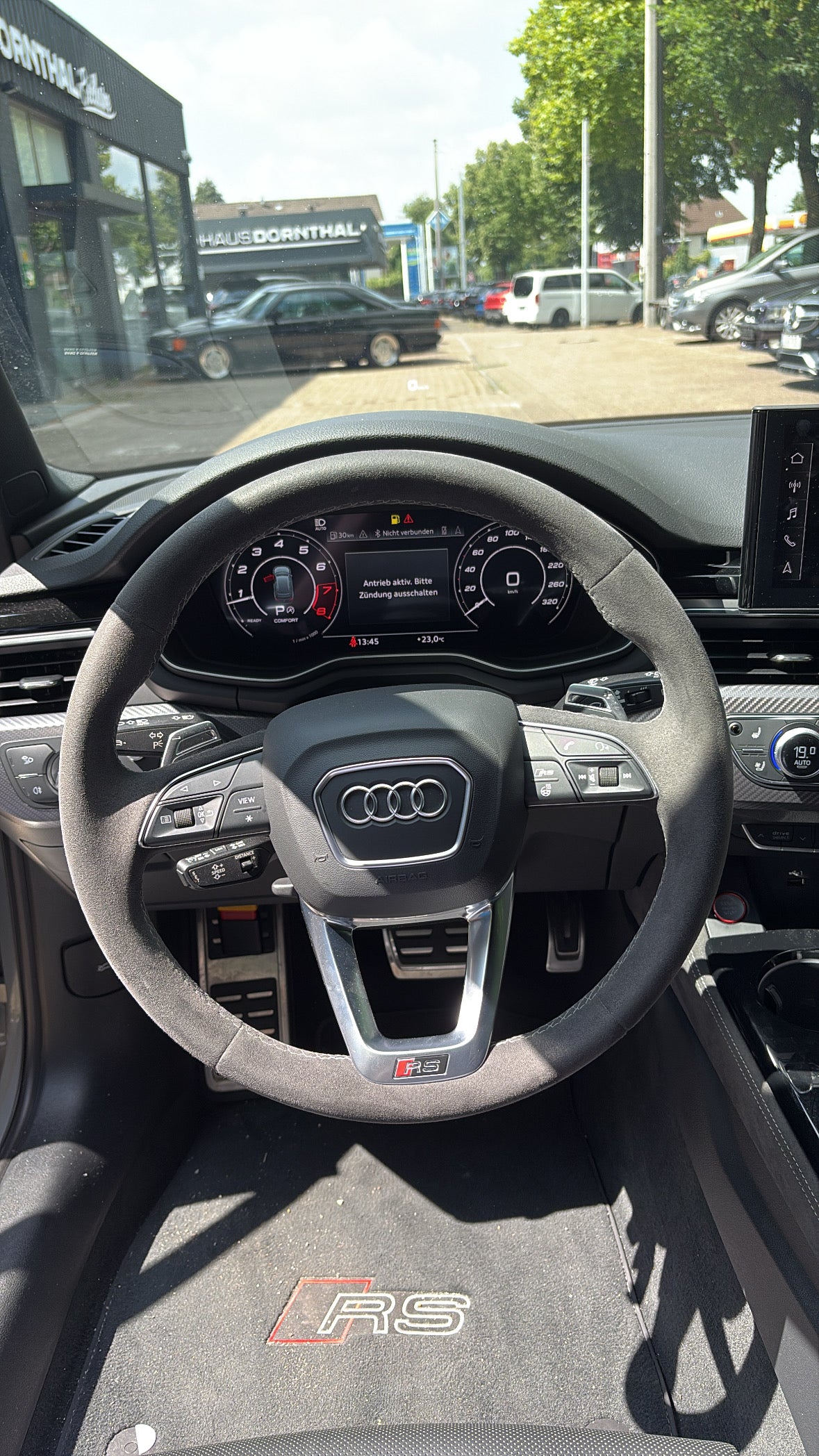 AUDI RS4 
