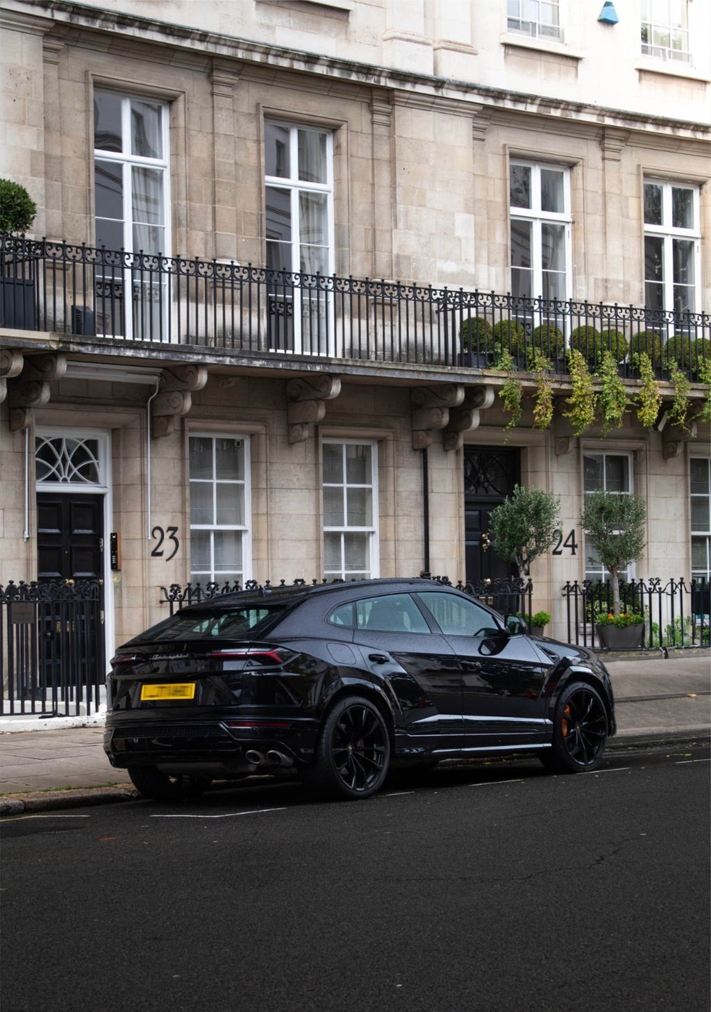 URUS NOIR
