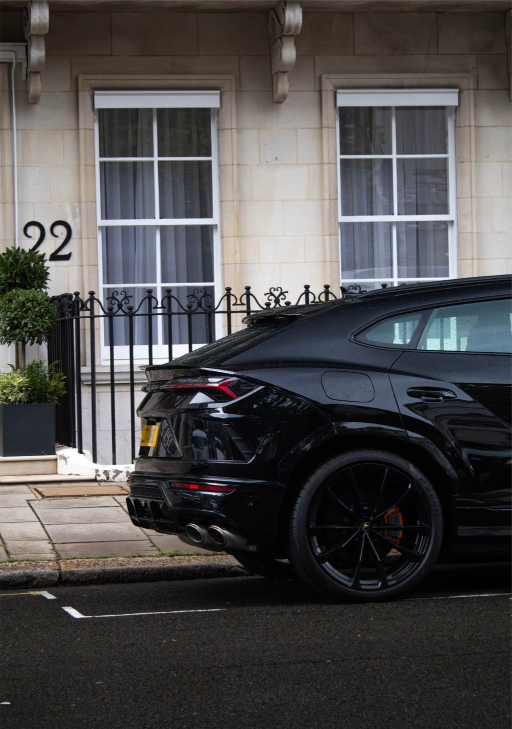 URUS NOIR